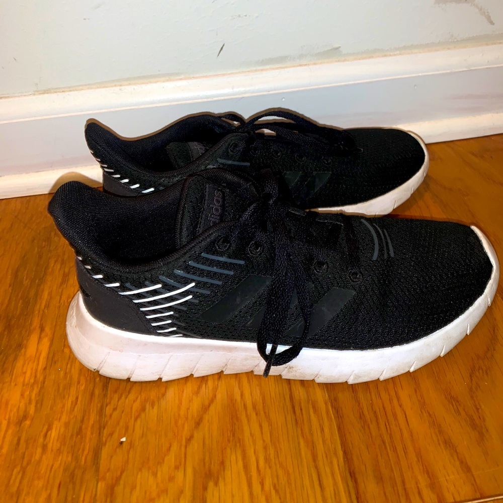 Adidas Tennis Shoes